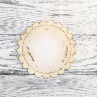 Worn Scalloped Circle